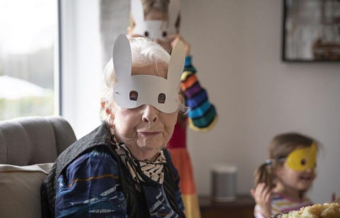 « Rire peut servir à mettre le drame à distance » selon le sociologue Jean Viard