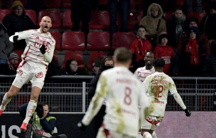 Troisième défaite de suite pour Rennes, battu à domicile par Brest (1-2)