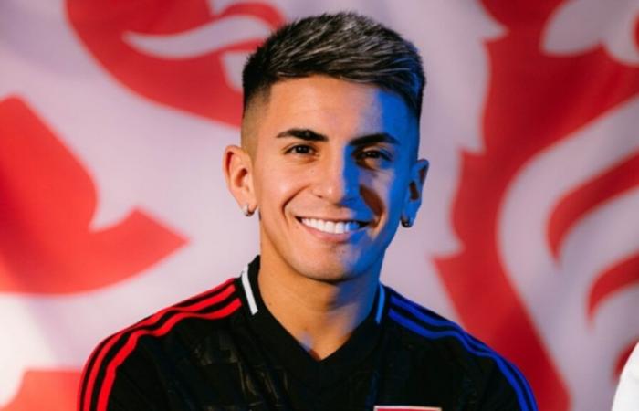 Thiago Almada présenté avant le match