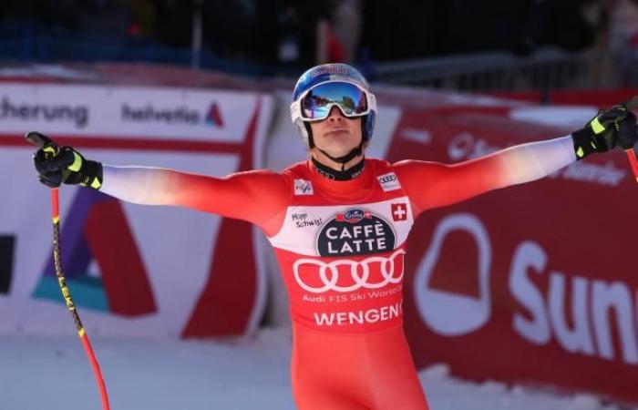 Marco Odermatt, leader de la Coupe du monde, remporte la descente de Wengen