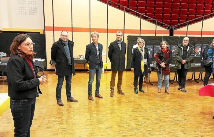 Le salon du livre jeunesse officiellement lancé à la salle des fêtes de Tronjoly, à Gourin