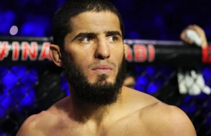 Islam Makhachev a rencontré Renato Moicano dans la garde