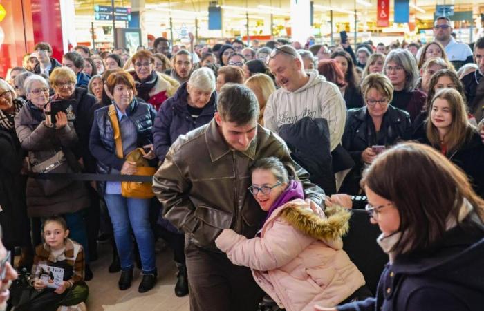 Revivez la séance de dédicace de Julien Lieb dans la galerie marchande Auchan à Pau