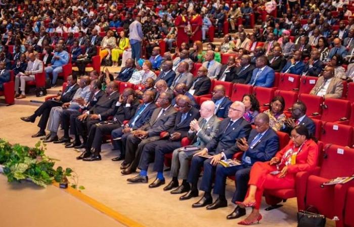 Michel Innocent Peya a publié des ouvrages de belle facture dont les thèmes adaptés à l’époque transcendent la vision écologique du président Denis Sassou N’Guesso.