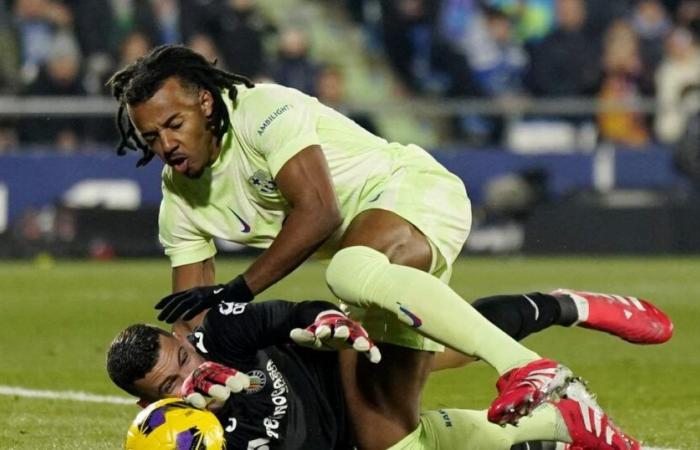 Le Barça glisse et manque Getafe malgré un but de Koundé