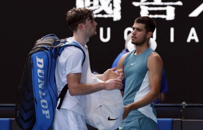 Carlos Alcaraz profite de l’abandon de Jack Draper pour atteindre les quarts de finale de l’Open d’Australie