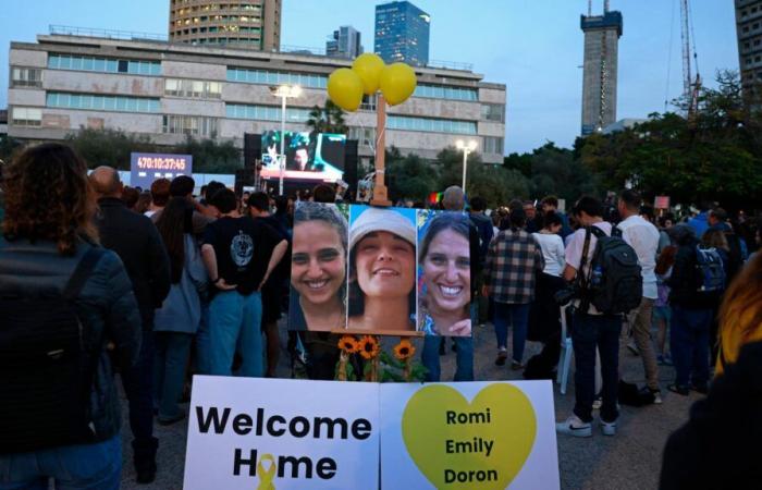 les trois premiers otages libérés sont arrivés en Israël