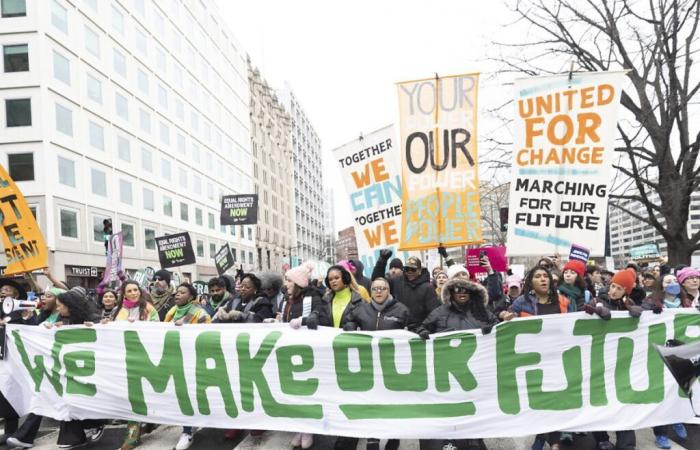 Des milliers de personnes manifestent contre Trump à Washington