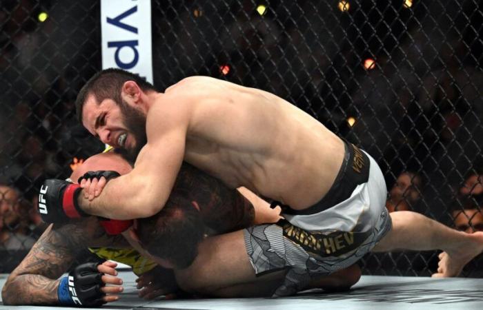 UFC – Makhachev conserve sa ceinture après une victoire par soumission contre Moicano