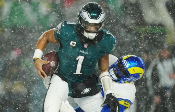 Les Eagles traversent la neige et les Rams se qualifient pour le match de championnat NFC