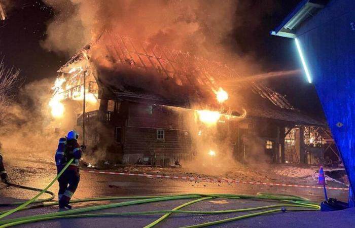 Maison détruite par un incendie à Saint-Ours (FR) : une famille relogée