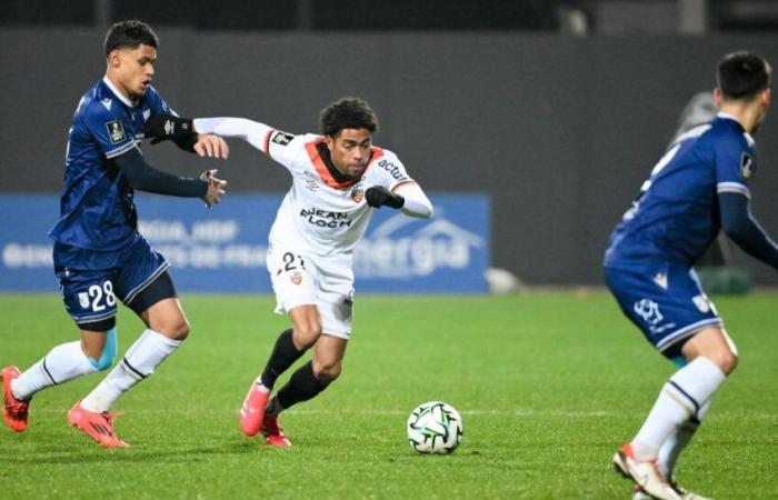 Vainqueur du choc à Dunkerque, Lorient prend seul les commandes de la Ligue 2