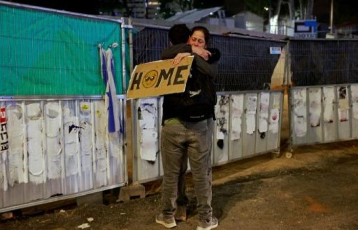 Trois anciens otages du Hamas arrivent en Israël au premier jour de la trêve à Gaza