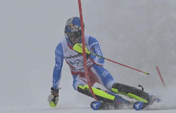 Manuel Feller bib 1, 7 for Clément Noël