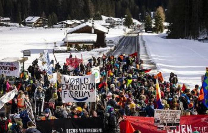 Des centaines d’anti-WEF devant Davos