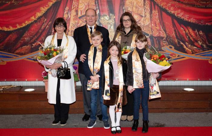 Jacques et Gabriella de Monaco invitent leur cousin Bodie au cirque avec la princesse Stéphanie et le prince Albert II