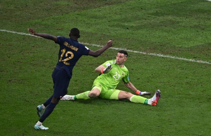 les images inédites de la finale France-Argentine qui ont fait mal aux Bleus et Kolo Muani