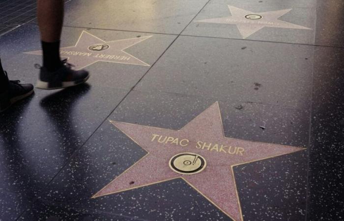 Qui a obtenu la première étoile du Hollywood Walk of Fame ?