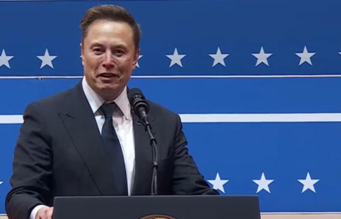 Elon Musk fait le salut hitlérien à la fête Trump