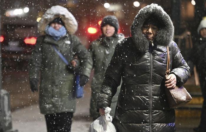 Les refroidissements éoliens les plus froids depuis des années menacent la majeure partie des États-Unis, avec des chutes de neige inhabituelles attendues dans le sud.