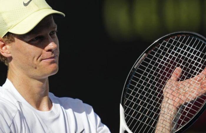 Tenant du titre, Jannik Sinner (ATP 1) a battu Holger Rune (ATP 13) 6-3 3-6 6-3 6-2 en huitièmes de finale