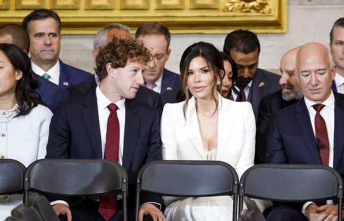 La fiancée de Jeff Bezos suscite une réaction violente lors de l’investiture de Trump avec une tenue inspirée de la lingerie