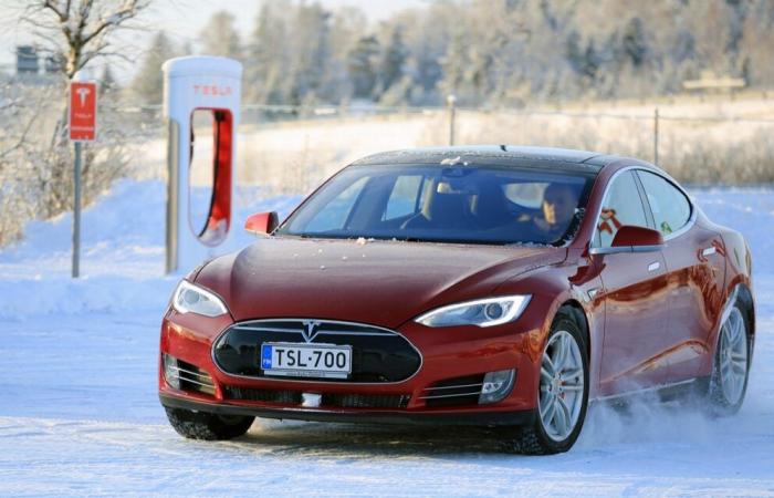 Les voitures électriques perdent jusqu’à 30% d’autonomie en hiver, et le modèle le plus touché est français