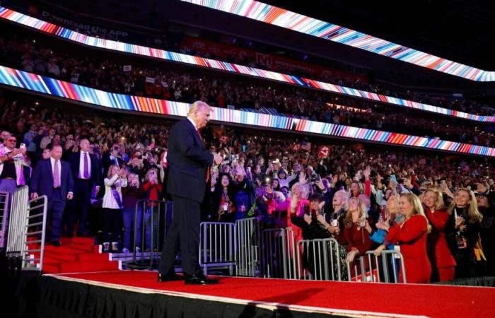 Avant son investiture, Trump redouble de promesses à ses partisans ravis à Washington, DC