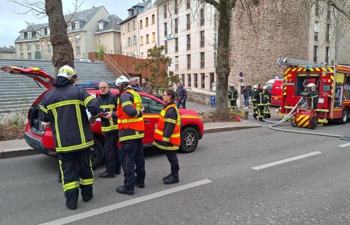 Une voiture prend feu dans un parking souterrain, la préfecture est évacuée