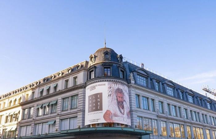 Le serpent géant d’Ernesto Neto envoûte Le Bon Marché