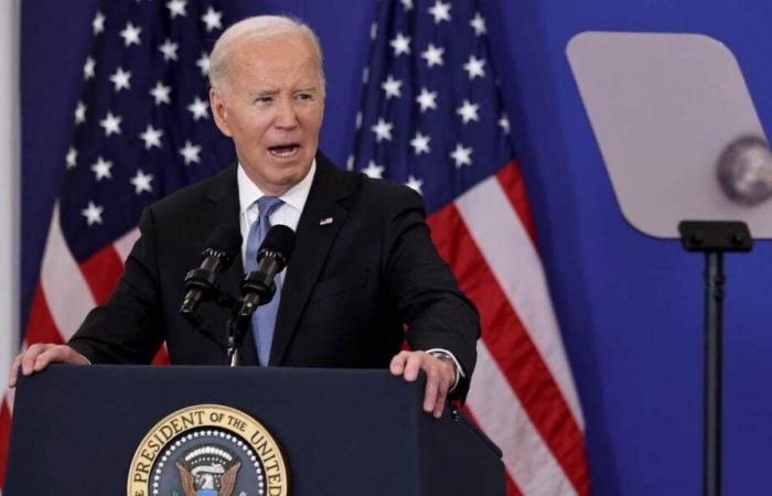 Biden gracie les élus et les fonctionnaires