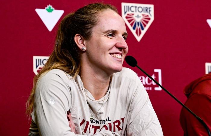 Le hockey féminin célébré devant une salle comble à Québec