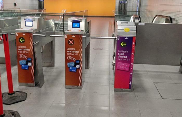 A Toulouse, Tisséo installe de nouveaux validateurs dans les stations de métro, c’est la fin du ticket jetable