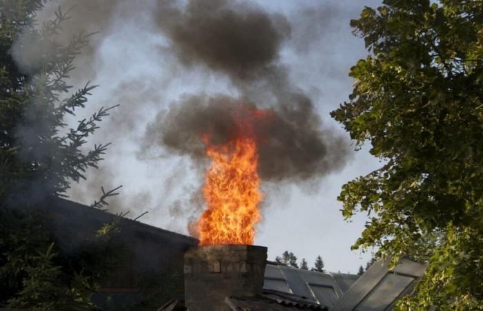 Gard. Deux incendies de cheminée blessent 5 personnes, dont 2 enfants, en pleine nuit