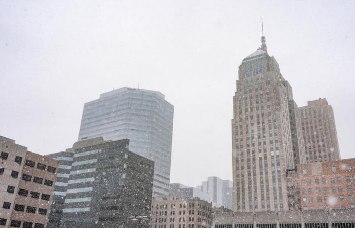 Comment sont les routes d’OKC ? Voir les conditions après une légère chute de neige pendant la nuit et un froid glacial le matin.