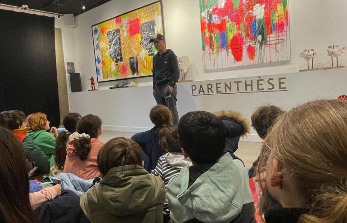 Quand de jeunes écoliers de CM2 s’ouvrent à l’art dans une galerie toulousaine