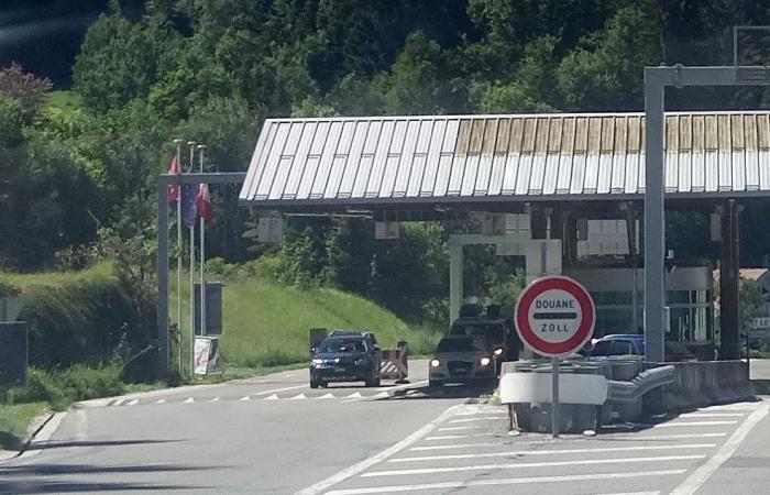 Haut-Doubs. A la frontière, douaniers ou pas, mettons le pied à terre ! – Doubs : toutes les informations locales