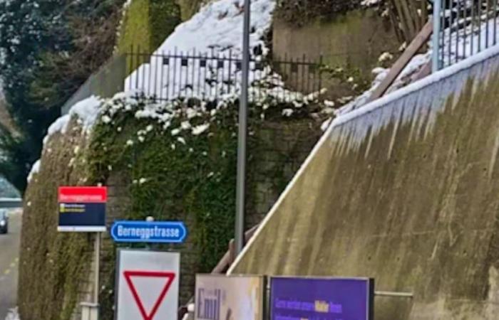 Ici, merci de ne pas rouler à plus de 30km/h dans les escaliers