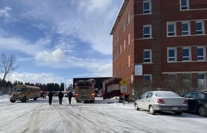 Incendie à l’école secondaire de Bromptonville : les élèves ont été évacués