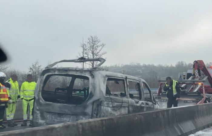 un véhicule prend feu sur l’A132, aucune victime