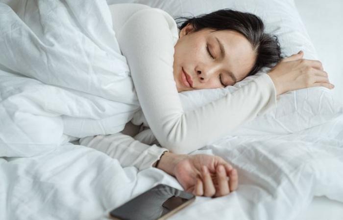 Existe-t-il un lien entre le sommeil et les maladies neurodégénératives ? Une étude examine la question