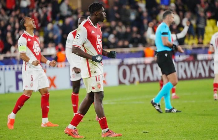 Le doublé pour Wilfried SinGOAT, élu MVP et MOTM face à Villa