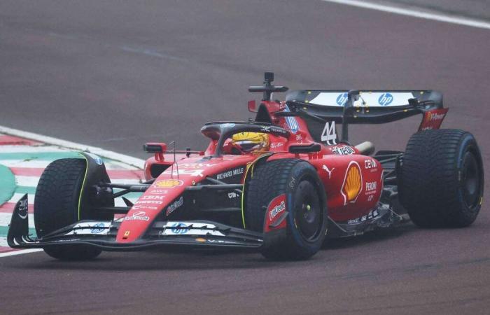 Lewis Hamilton fait ses premiers tours en tant que pilote Ferrari