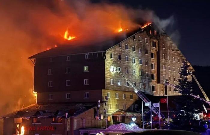 La Turquie pleure ses morts après un terrible incendie dans un hôtel de luxe