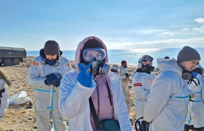 une catastrophe écologique étouffée par la guerre, que la Russie tarde à accepter