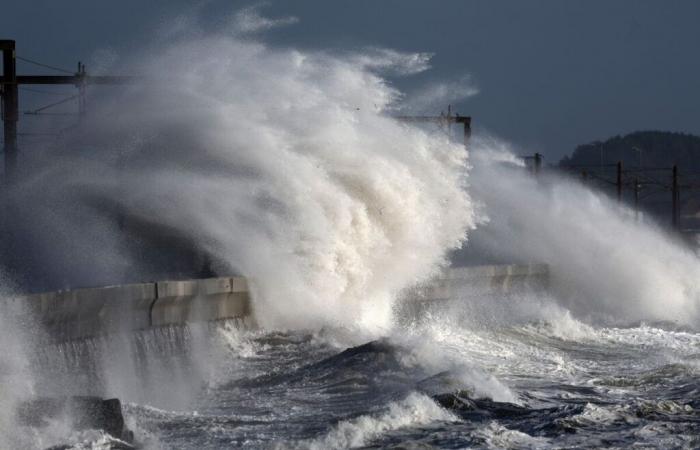 La tempête Éowyn s’apprête à frapper le Royaume-Uni avec des vents dévastateurs et de fortes pluies