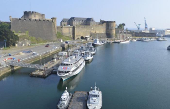 Entre Crozon et Brest, distribution de comprimés d’iode à proximité de la base sous-marine nucléaire