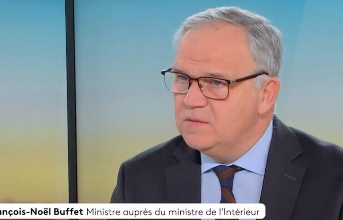 “Cela n’a jamais été discuté au sein du gouvernement” conteste François-Noël Buffet