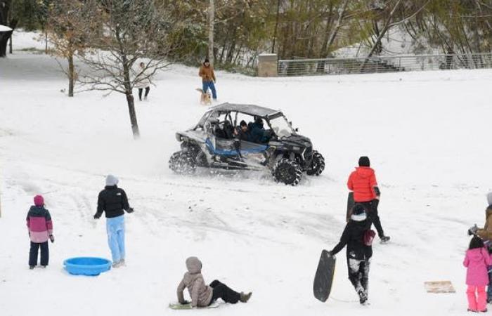 Un blizzard paralyse les communautés de la côte du Golfe avec un record de neige