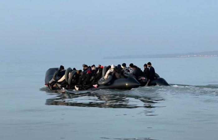 Un bateau avec 59 migrants à son bord secouru au large de la Somme